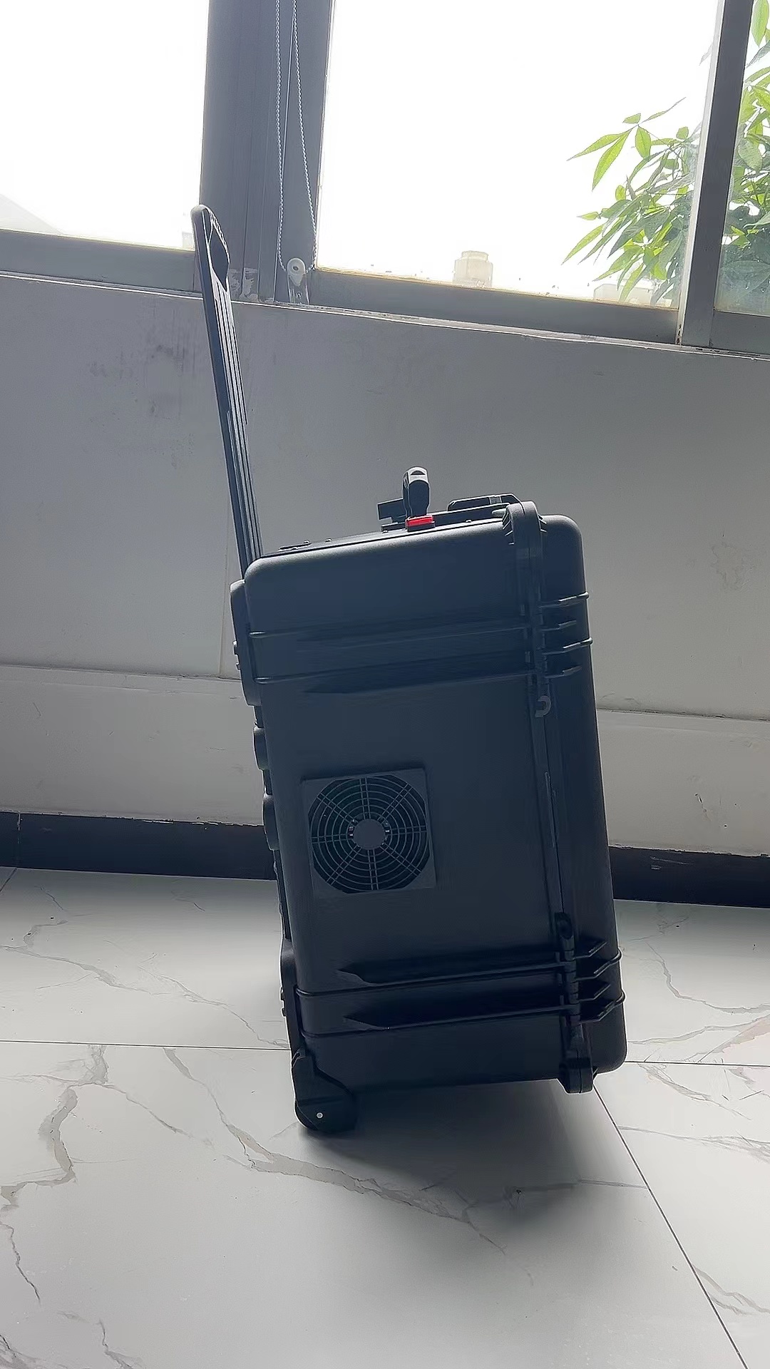 涪城手拉箱型移动通信干扰器